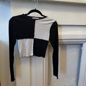 White and Black Long Sleeve Color block Crop Top